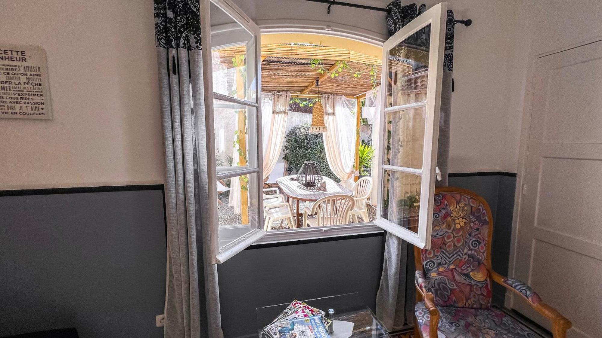 Reve D'Azur, 2 Chambres, Maison Julia En Bord De Mer A La Nartelle, Piscine Partagee, Parking & Terrasse Bbq, Wifi Et Draps Inclus Plage A Pied Sainte-Maxime Exterior photo