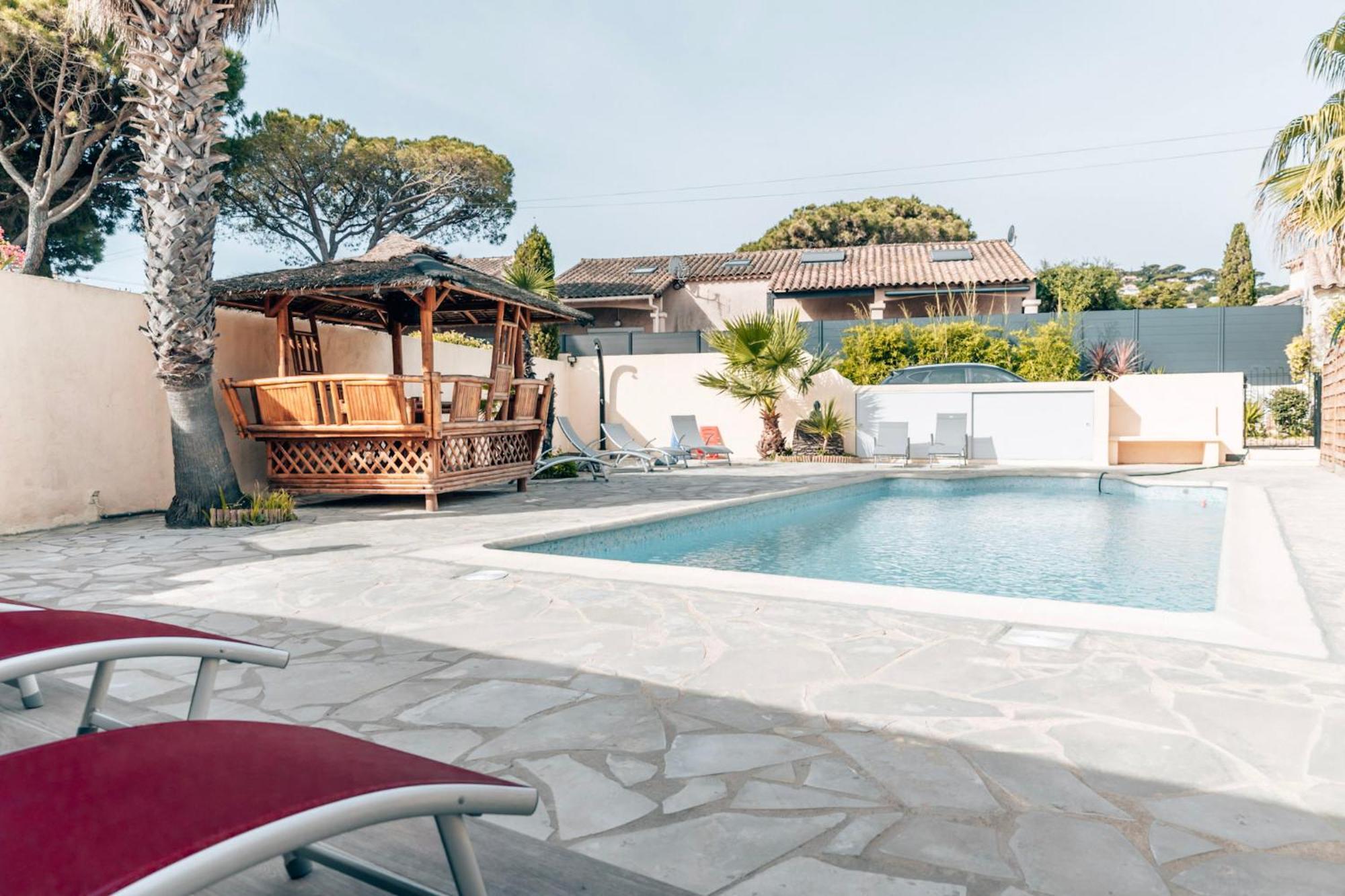 Reve D'Azur, 2 Chambres, Maison Julia En Bord De Mer A La Nartelle, Piscine Partagee, Parking & Terrasse Bbq, Wifi Et Draps Inclus Plage A Pied Sainte-Maxime Exterior photo