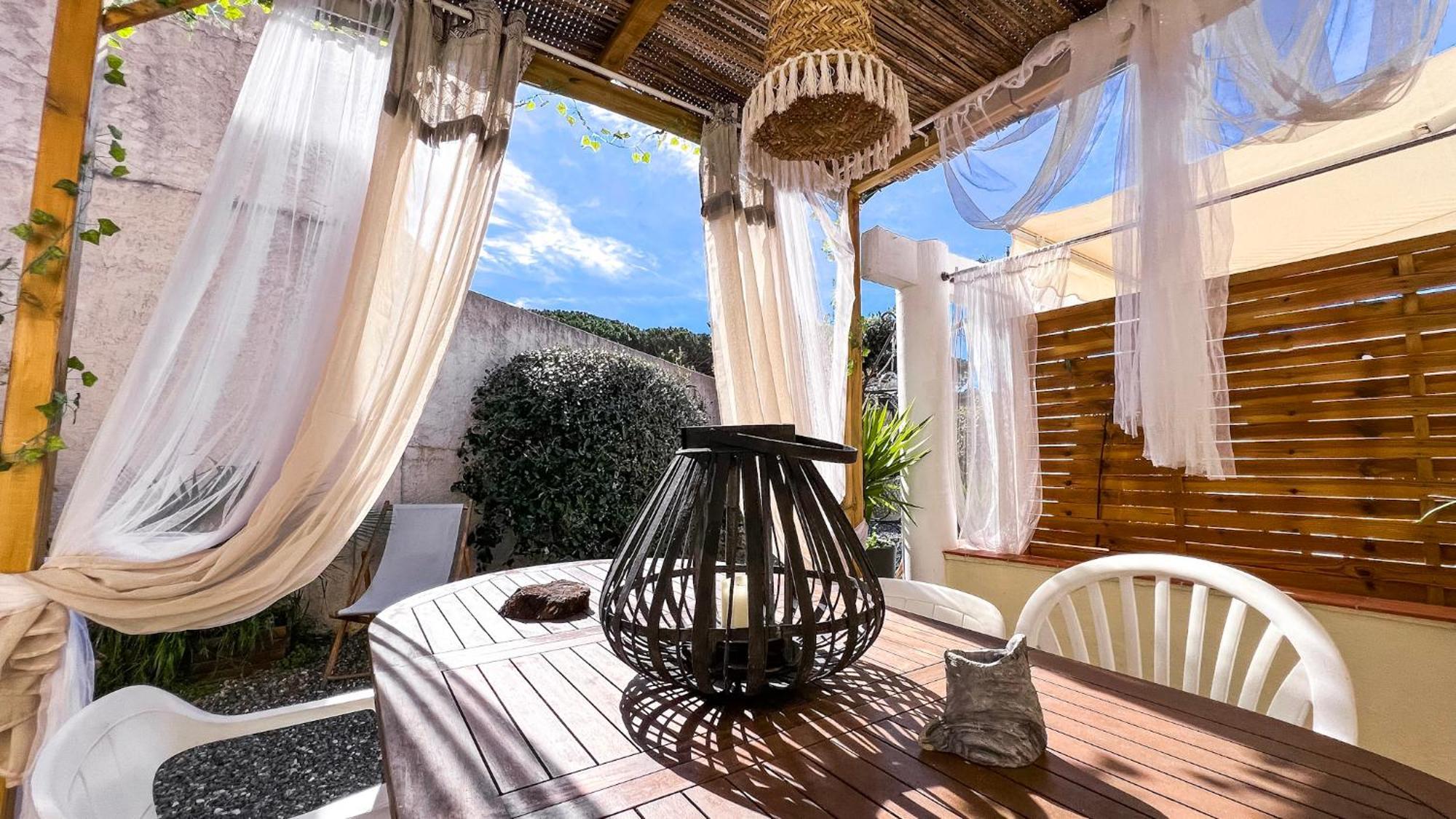 Reve D'Azur, 2 Chambres, Maison Julia En Bord De Mer A La Nartelle, Piscine Partagee, Parking & Terrasse Bbq, Wifi Et Draps Inclus Plage A Pied Sainte-Maxime Exterior photo