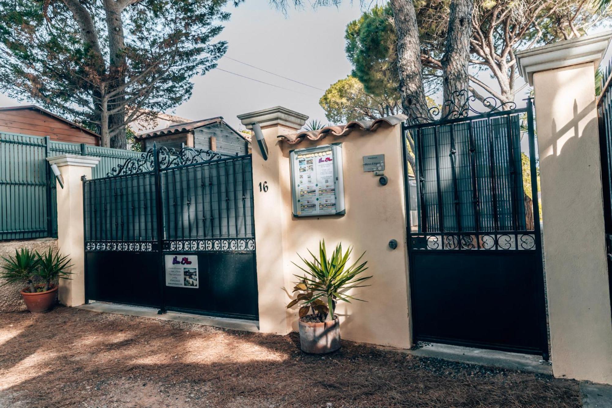 Reve D'Azur, 2 Chambres, Maison Julia En Bord De Mer A La Nartelle, Piscine Partagee, Parking & Terrasse Bbq, Wifi Et Draps Inclus Plage A Pied Sainte-Maxime Exterior photo