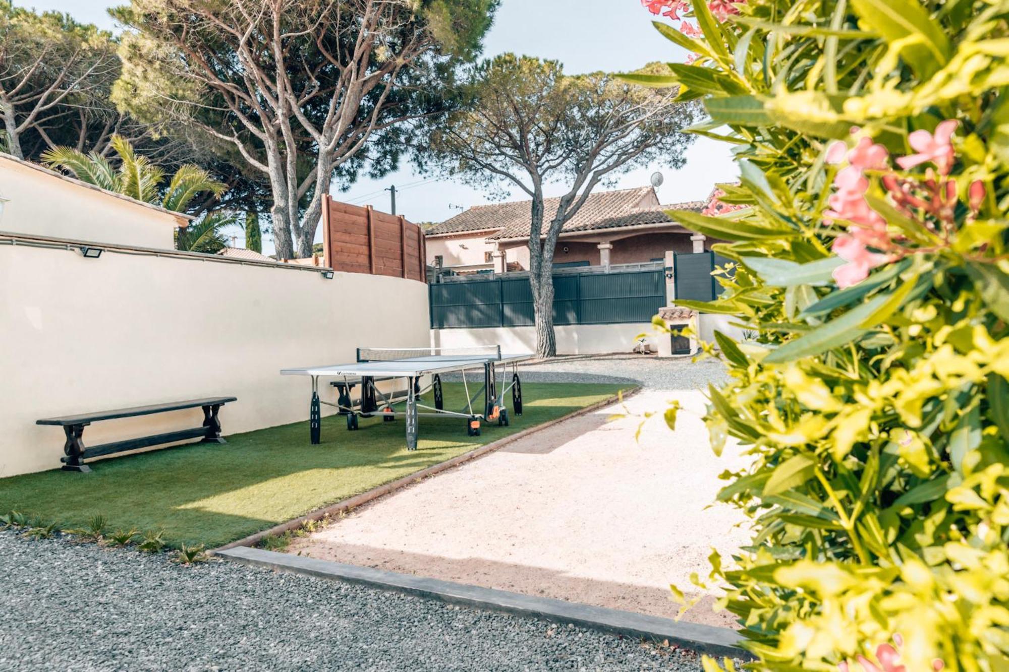 Reve D'Azur, 2 Chambres, Maison Julia En Bord De Mer A La Nartelle, Piscine Partagee, Parking & Terrasse Bbq, Wifi Et Draps Inclus Plage A Pied Sainte-Maxime Exterior photo